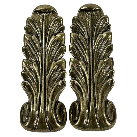 2 Vintage Bombay Co. Brass Leaf furniture Decorations 1991 Approx. 4" x 1.25" - Picture 1 of 3